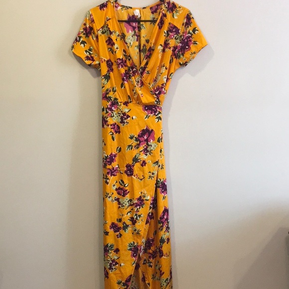 Dresses & Skirts - Yellow Floral Wrap Dress Size M Dresses & Skirts - Yellow Floral Wrap Dress Size M